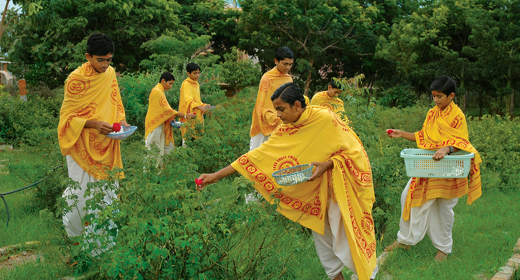 spiritual education - shree swaminarayan gurukul