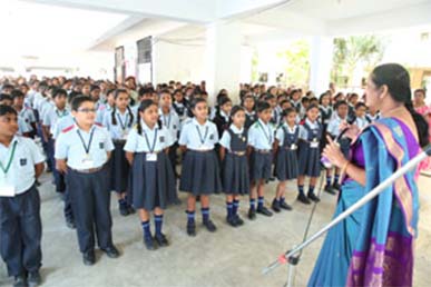students at sister nivedita school